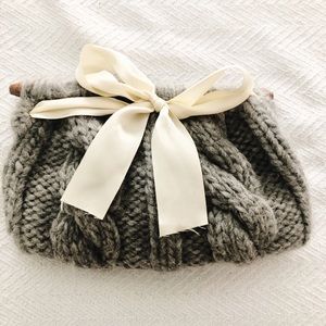 Hand knit clutch